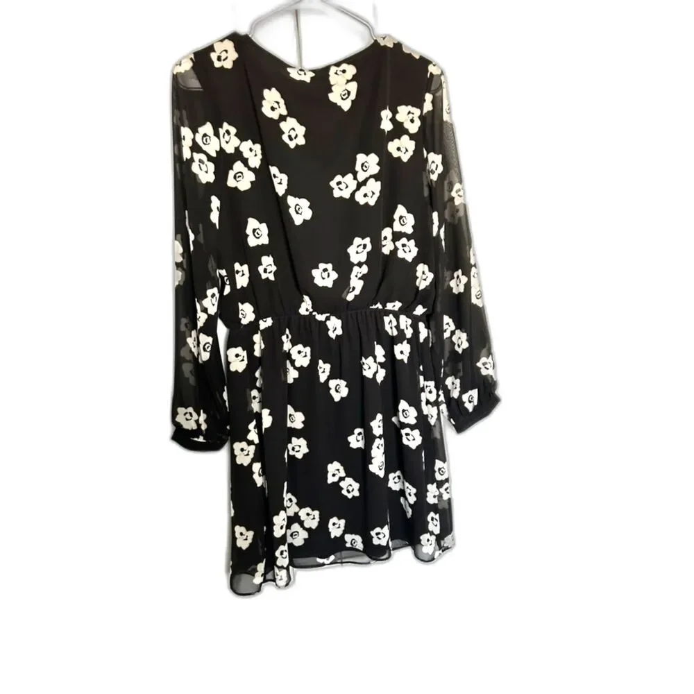 EXPRESS Black White Floral All Over Print Sheer Sleeves Fit Flare Women's Size M